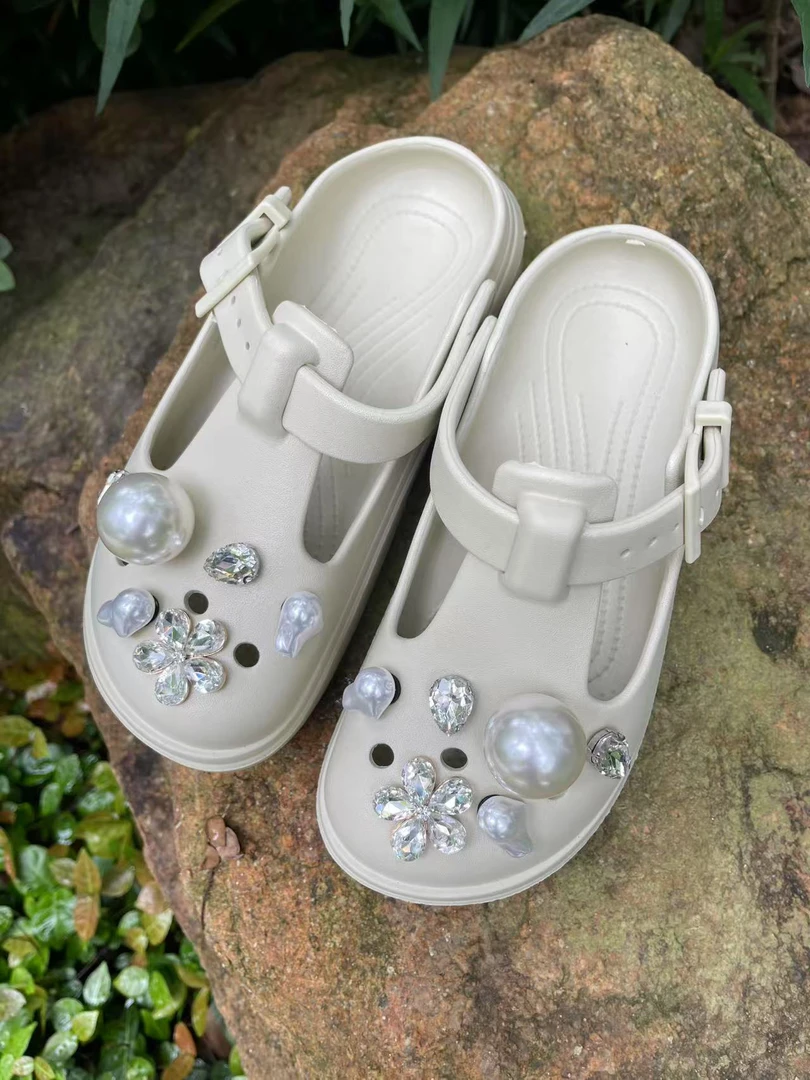 沙滩鞋洞洞鞋百搭极简风