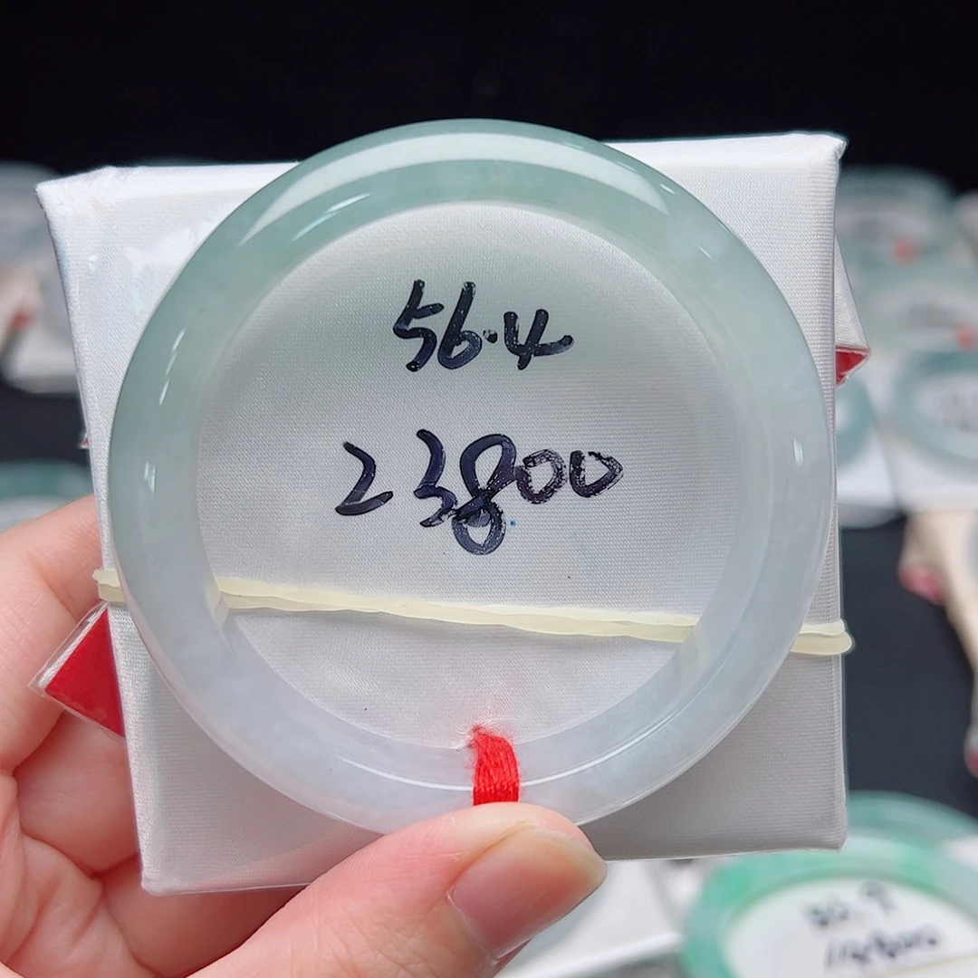 翡翠未镶嵌手镯A货
