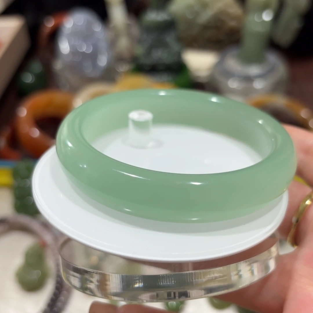 透闪石质玉未镶嵌颈饰58595