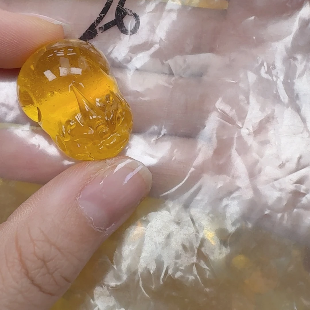 琥珀未镶嵌珠宝奇石