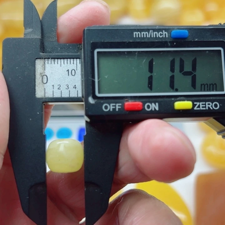 琥珀（矿物珀）未镶嵌裸石