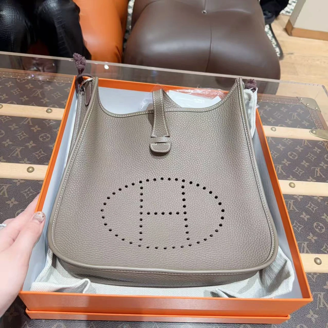 99新 Hermes/爱马仕 evelyne伊芙琳29大象灰银扣 TC 皮！W 刻！