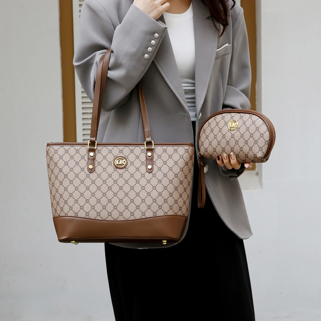 【西藏包邮】2025复古风撞色拼接大容量时尚百搭字母印花单肩腋下包