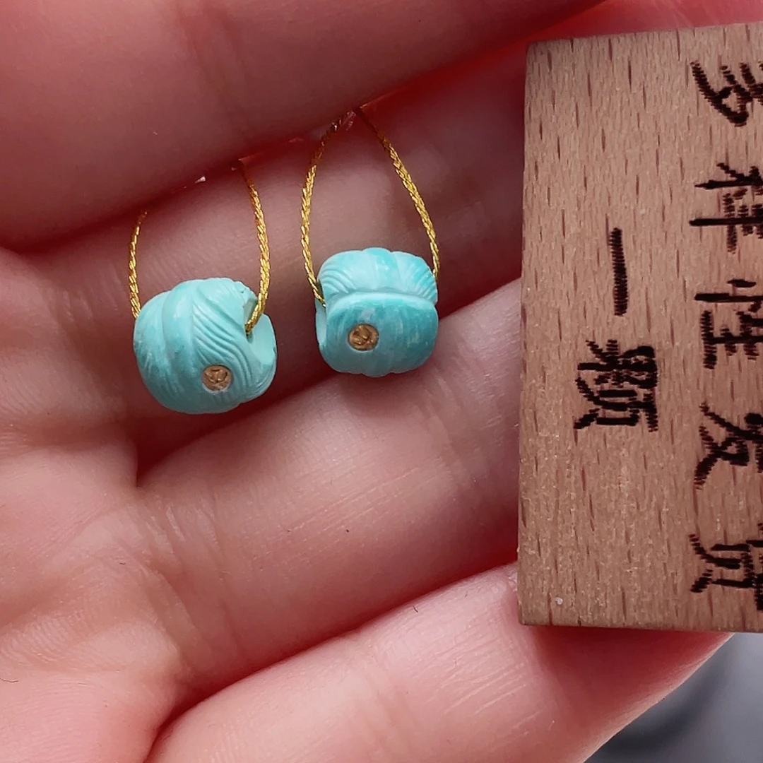 绿松石颈饰未镶嵌