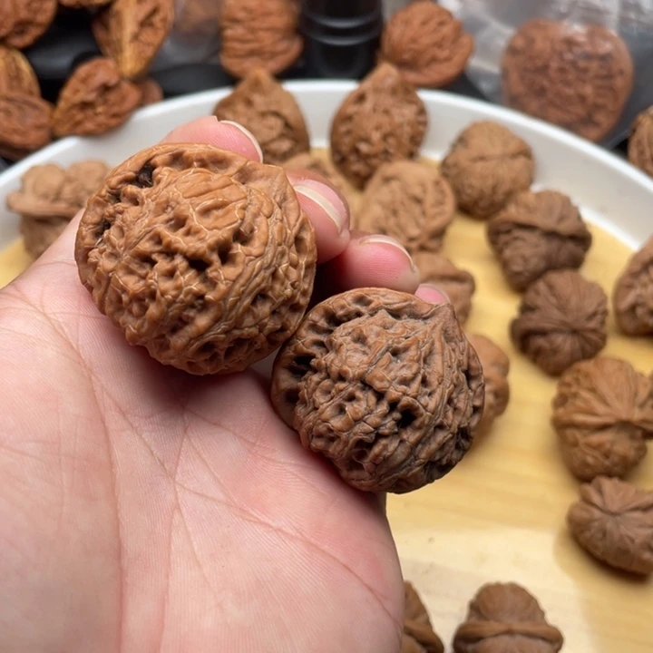 文玩核桃把件用****1文玩核桃手把件