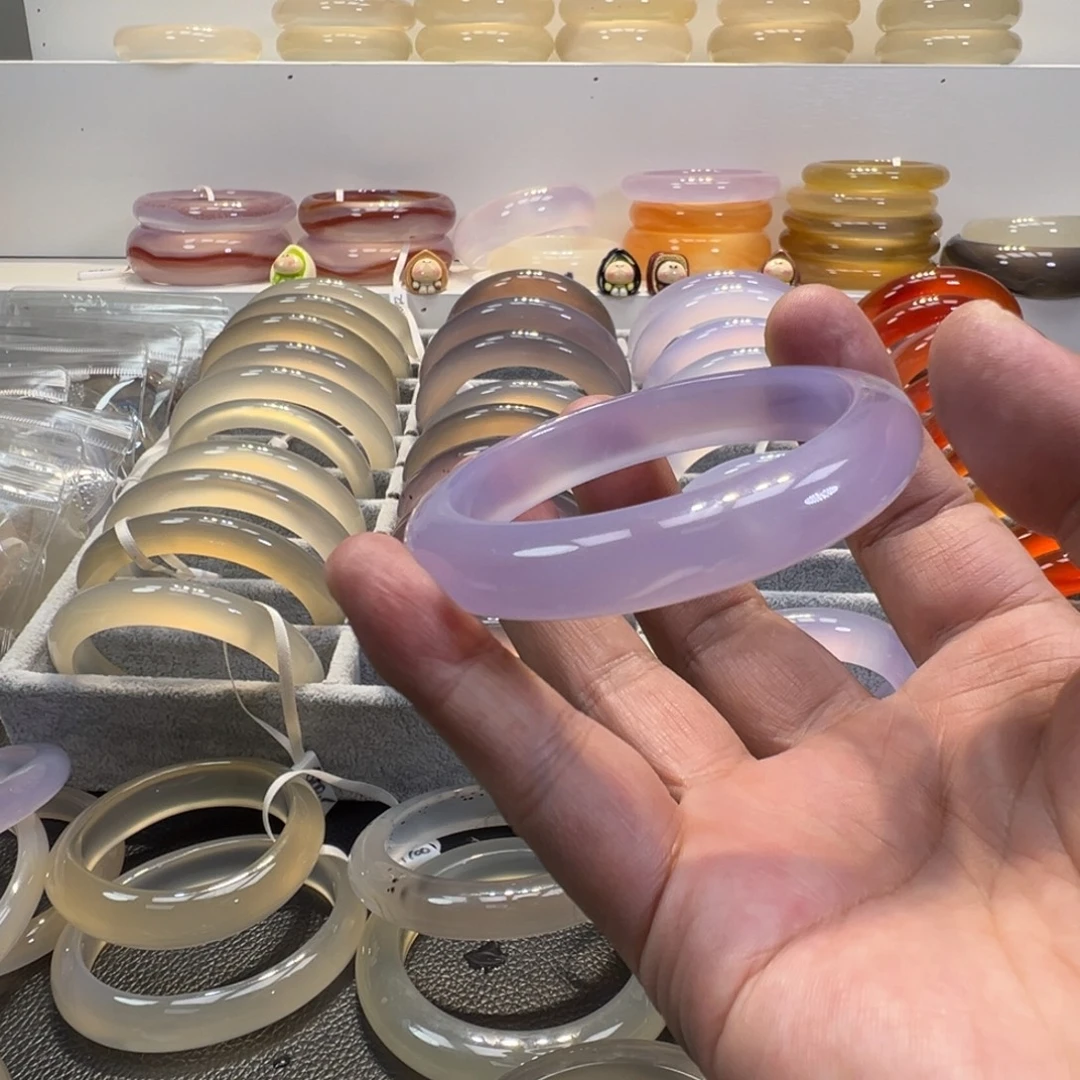 ****士玛瑙/玉髓未镶嵌手镯