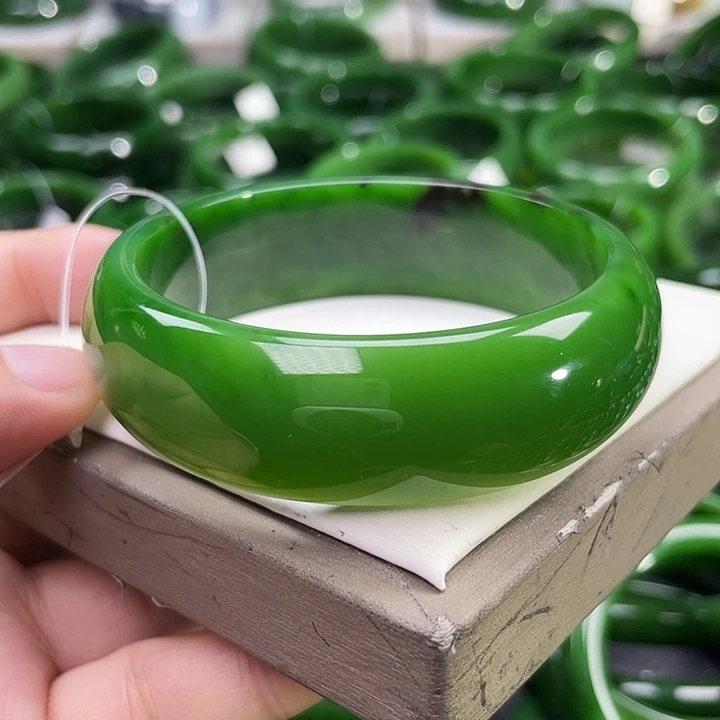 未镶嵌手镯和田玉（碧玉）