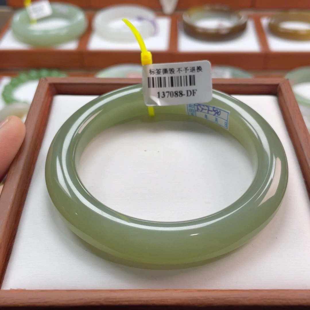 【闪购商品】未镶嵌手镯和田玉链接74。 55/56