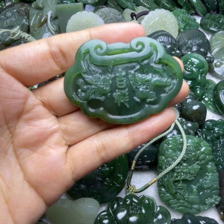 和田玉未镶嵌颈饰