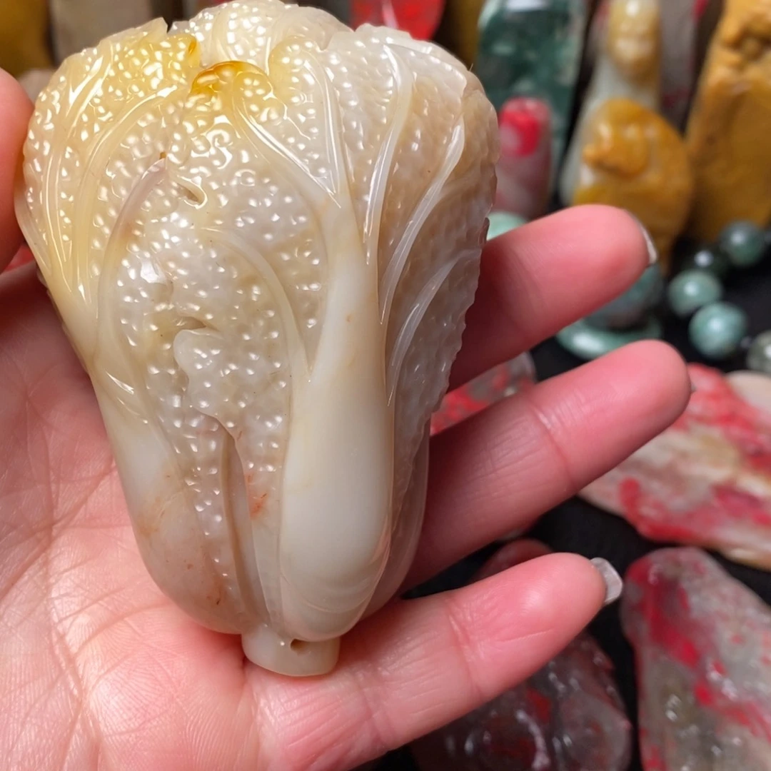 昌化石金银冻地大白菜