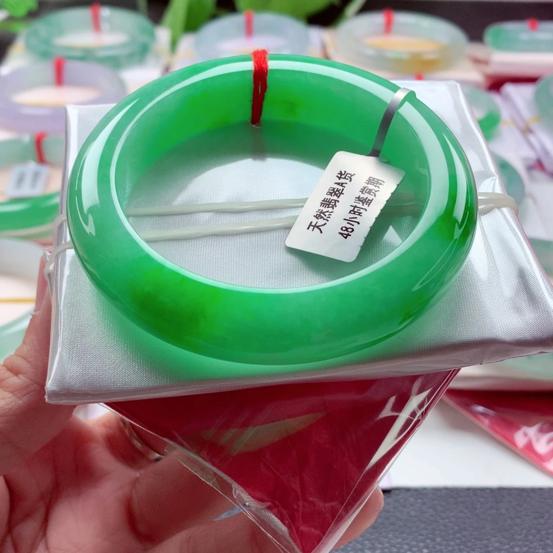 乌***明翡翠未镶嵌手镯色标级毕业分单2A