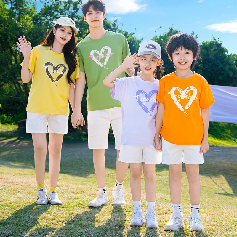 2025新款亲子装夏季家庭旅游一家三口四口大码母女多巴胺短袖套装