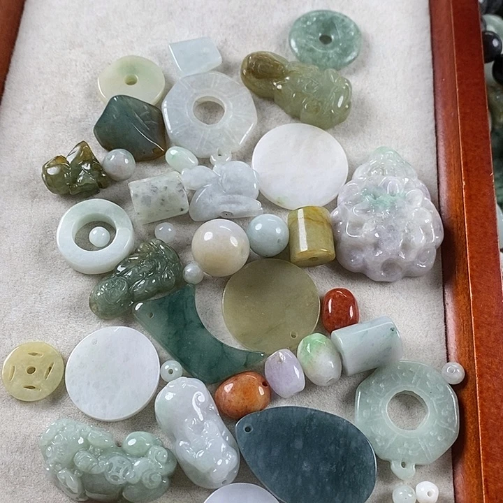 翡翠颈饰未镶嵌翡翠53