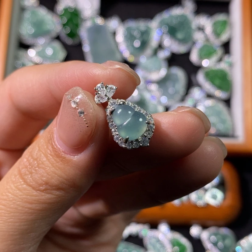 【闪购商品】翡翠颈饰未镶嵌天然