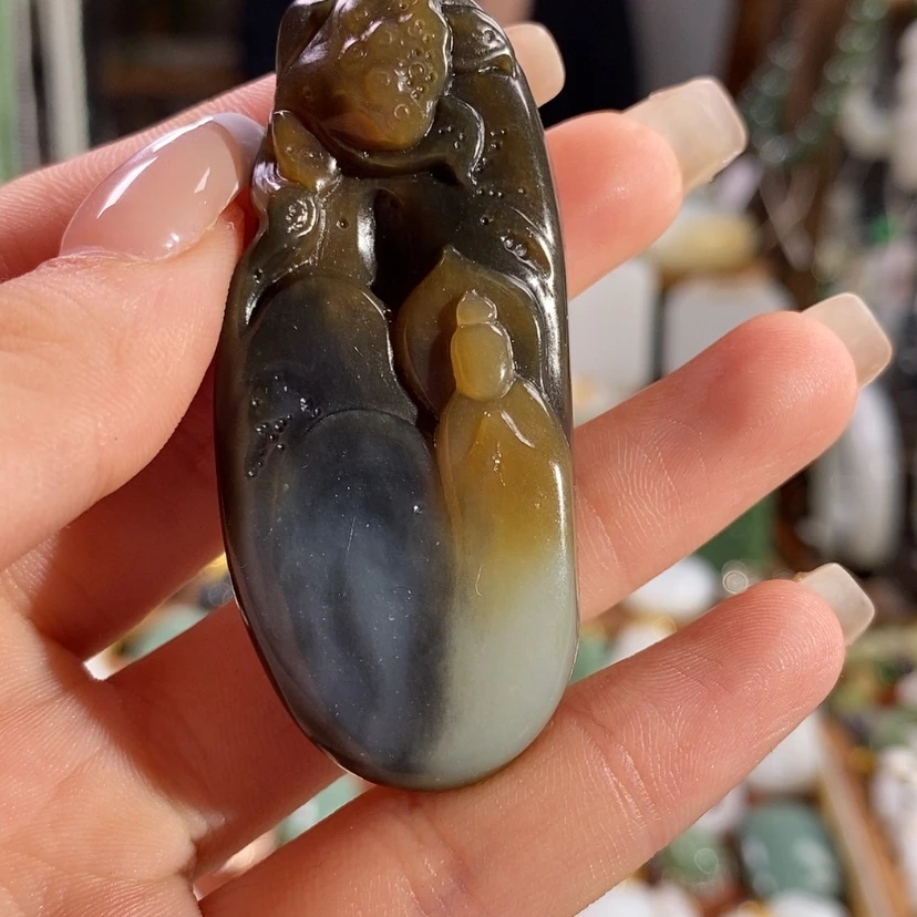 【闪购商品】吊坠(赠链)未镶嵌和田玉