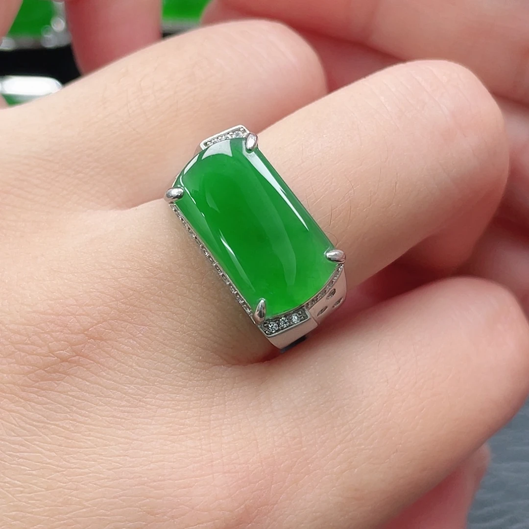 翡翠银S925镶嵌戒指没有运费险3826