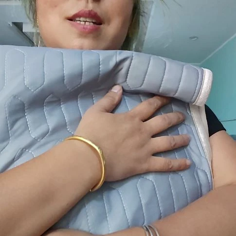 棉乳胶床垫1m乘2m。