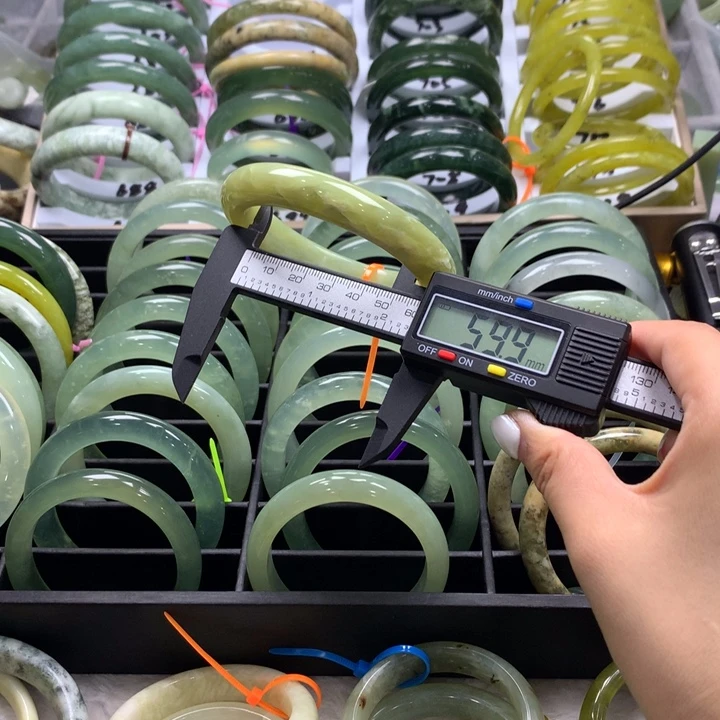 绿泥石云母质玉（岫岩玉）合金手镯61