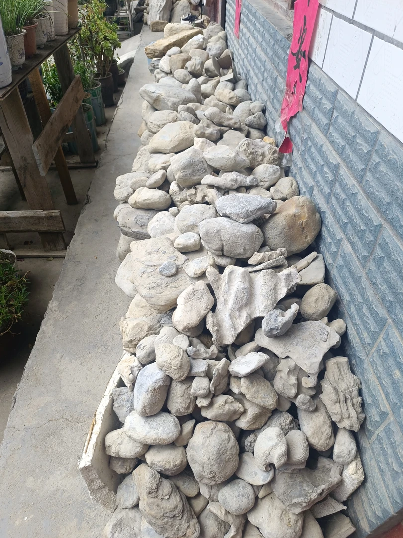 湖北五峰青花毛石料（后台联系，发实物图，价格现谈。一件也发）