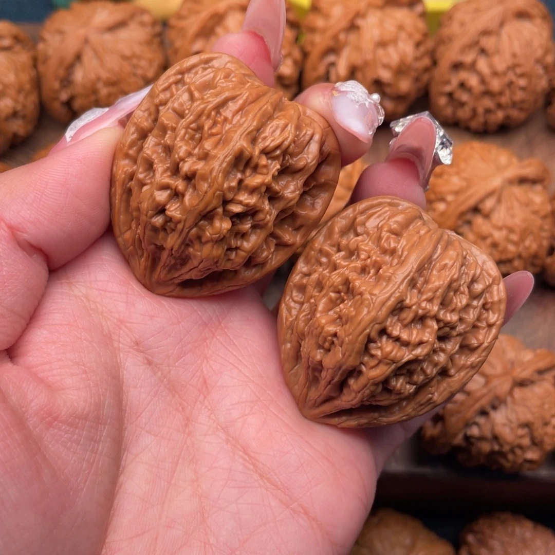 把件文玩核桃精配毕业蓟县虎头王38，三角桩