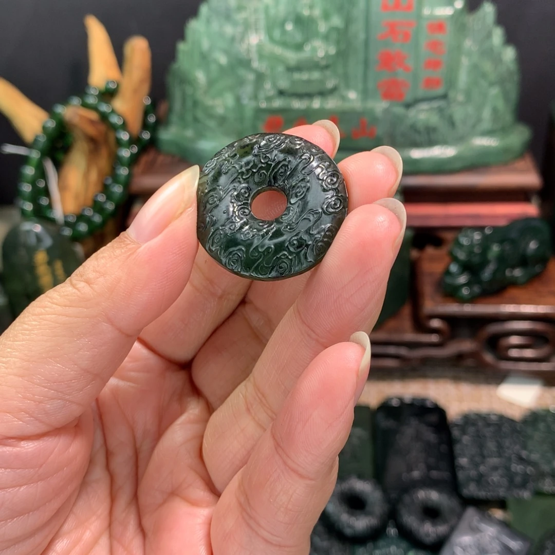 泰山玉精品云纹平安扣