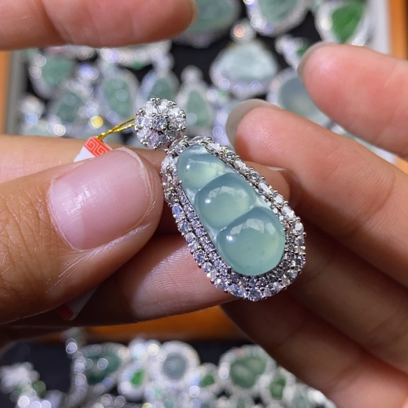 【闪购商品】翡翠颈饰未镶嵌天然