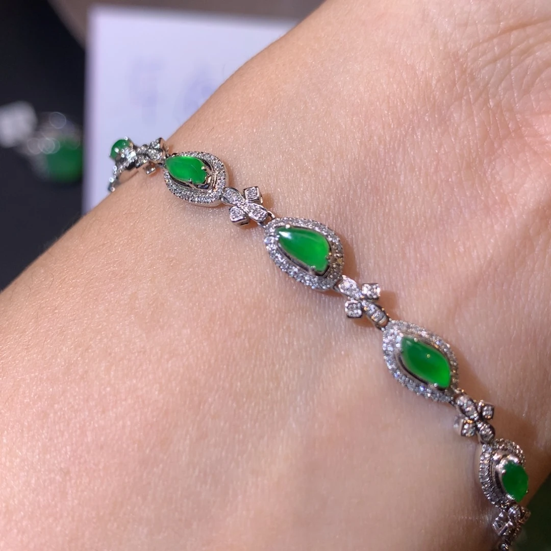 翡翠吊坠(不含链)18K金镶嵌