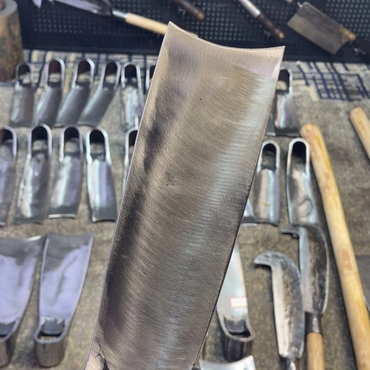 彪***哥龙泉手工制作工艺锄头