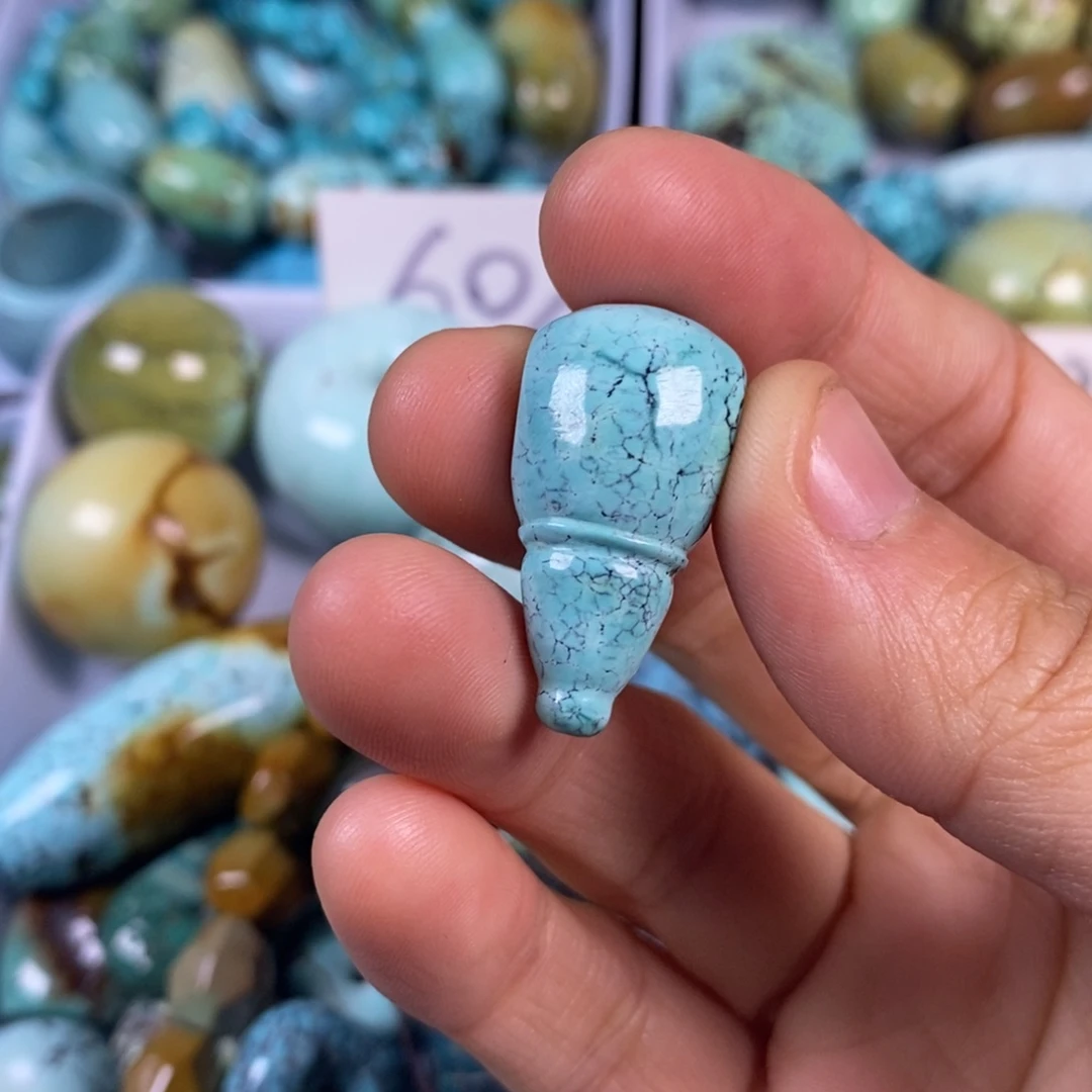 天***缝绿松石未镶嵌颈饰