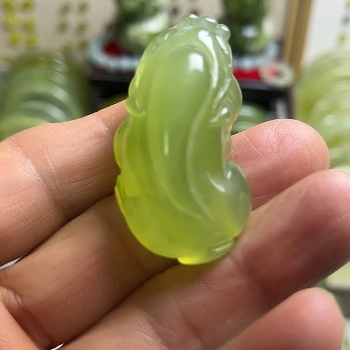 未镶嵌蛇纹石玉吊坠(不含链)