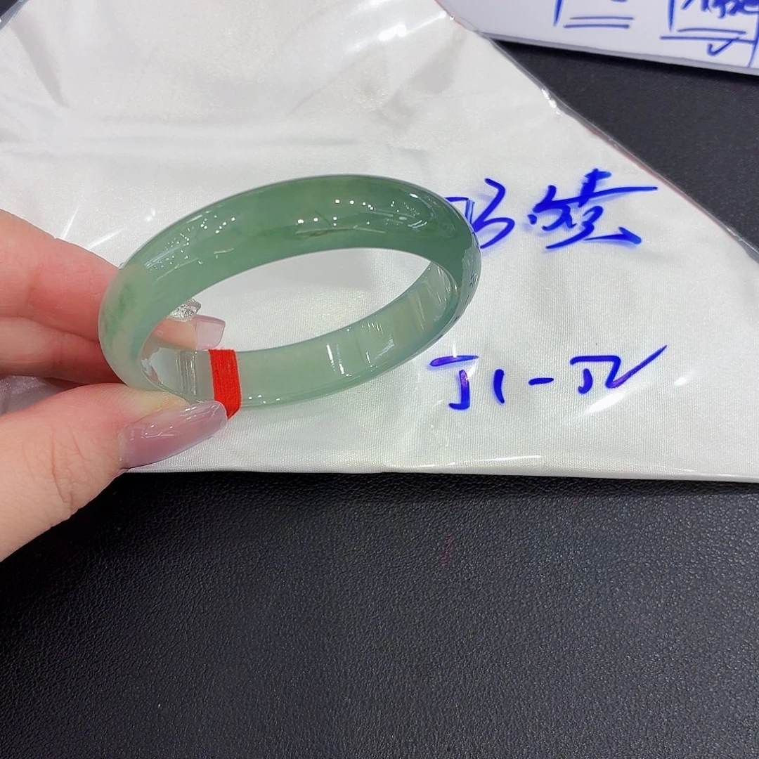 翡翠未镶嵌手镯天然缅甸翡翠手镯52