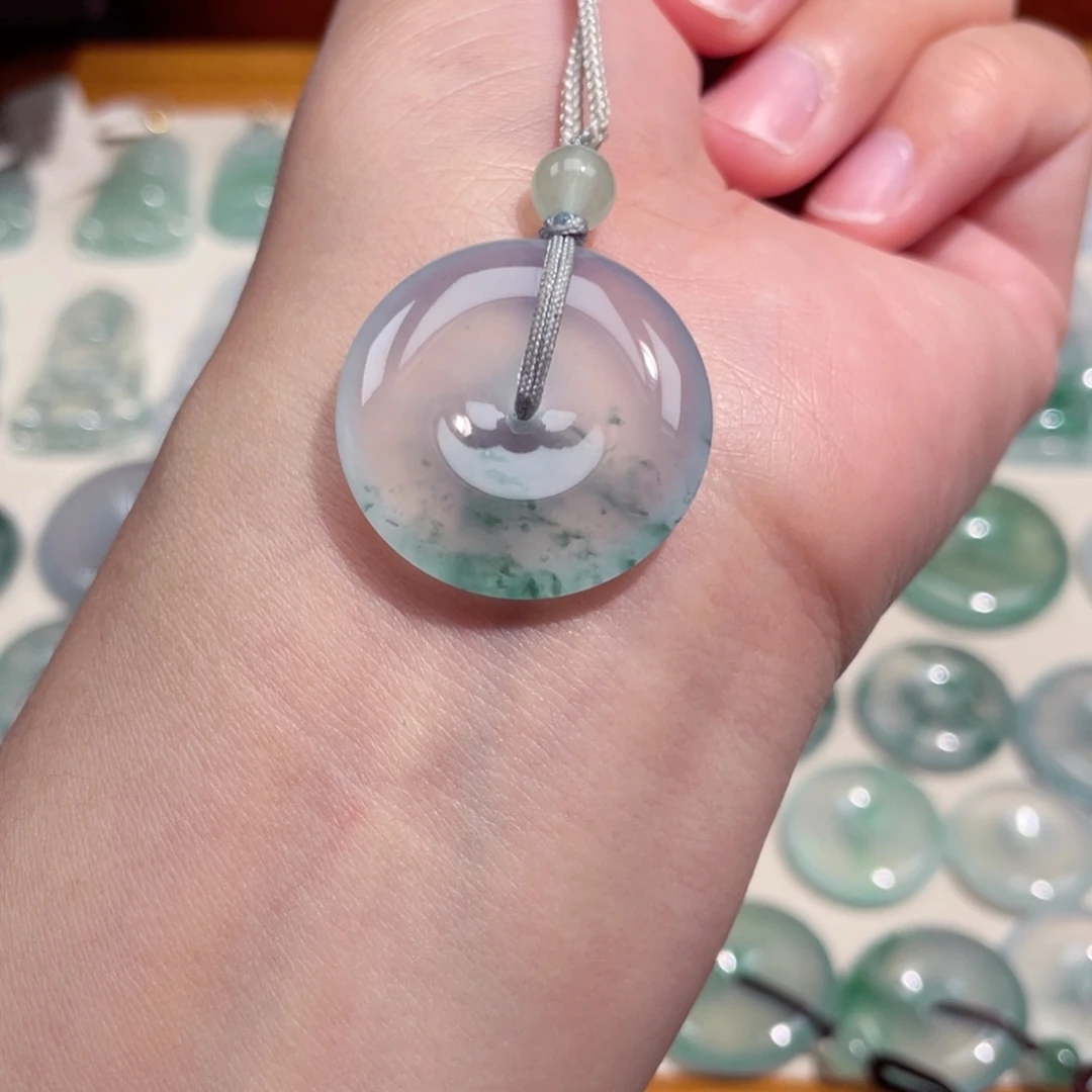 翡翠未镶嵌颈饰扣子