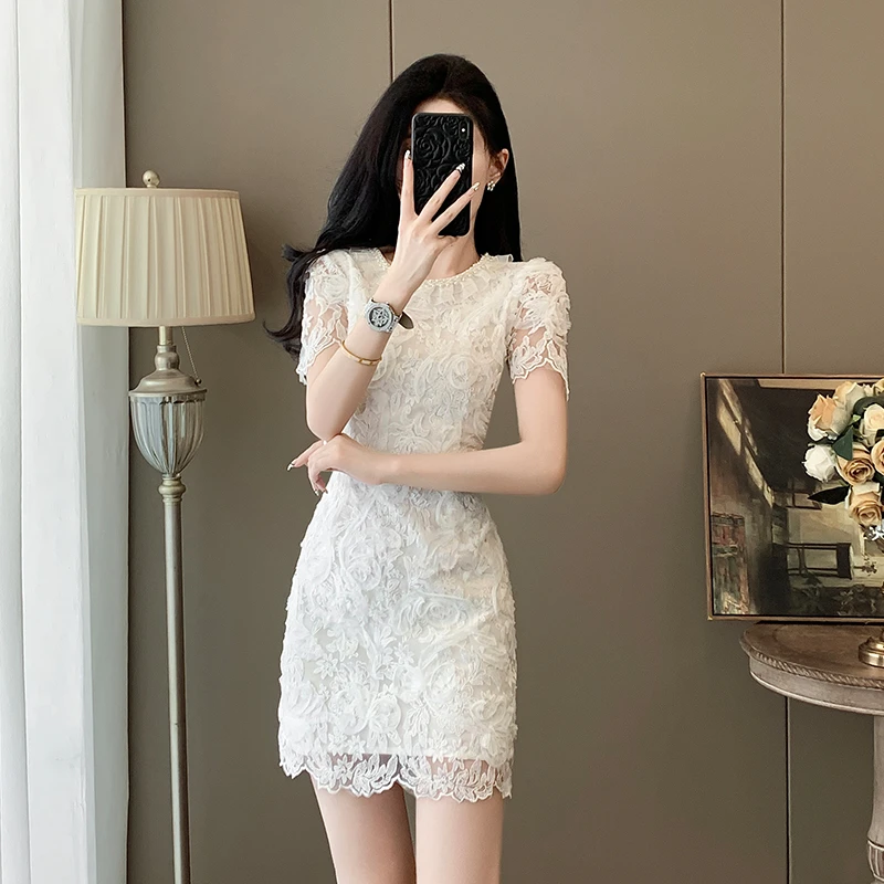 设计感复古刺绣名媛蕾丝短裙夏季包臀裙显瘦法式圆领修身连衣裙女