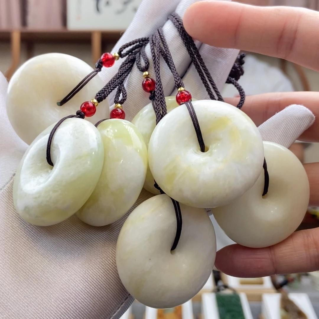 蛇纹石玉未镶嵌颈饰平安扣（多样性发一件