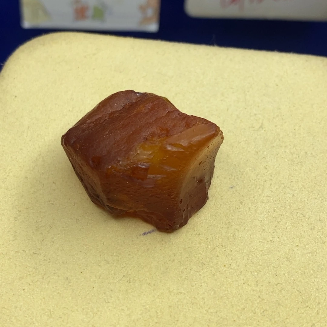 未镶嵌定制琥珀梨
