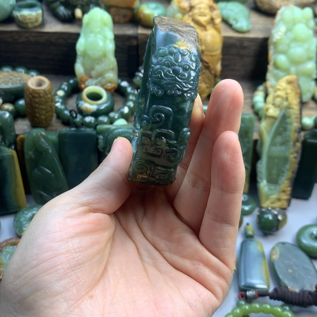 未镶嵌岫岩河磨玉（透闪石质玉）珠宝奇石