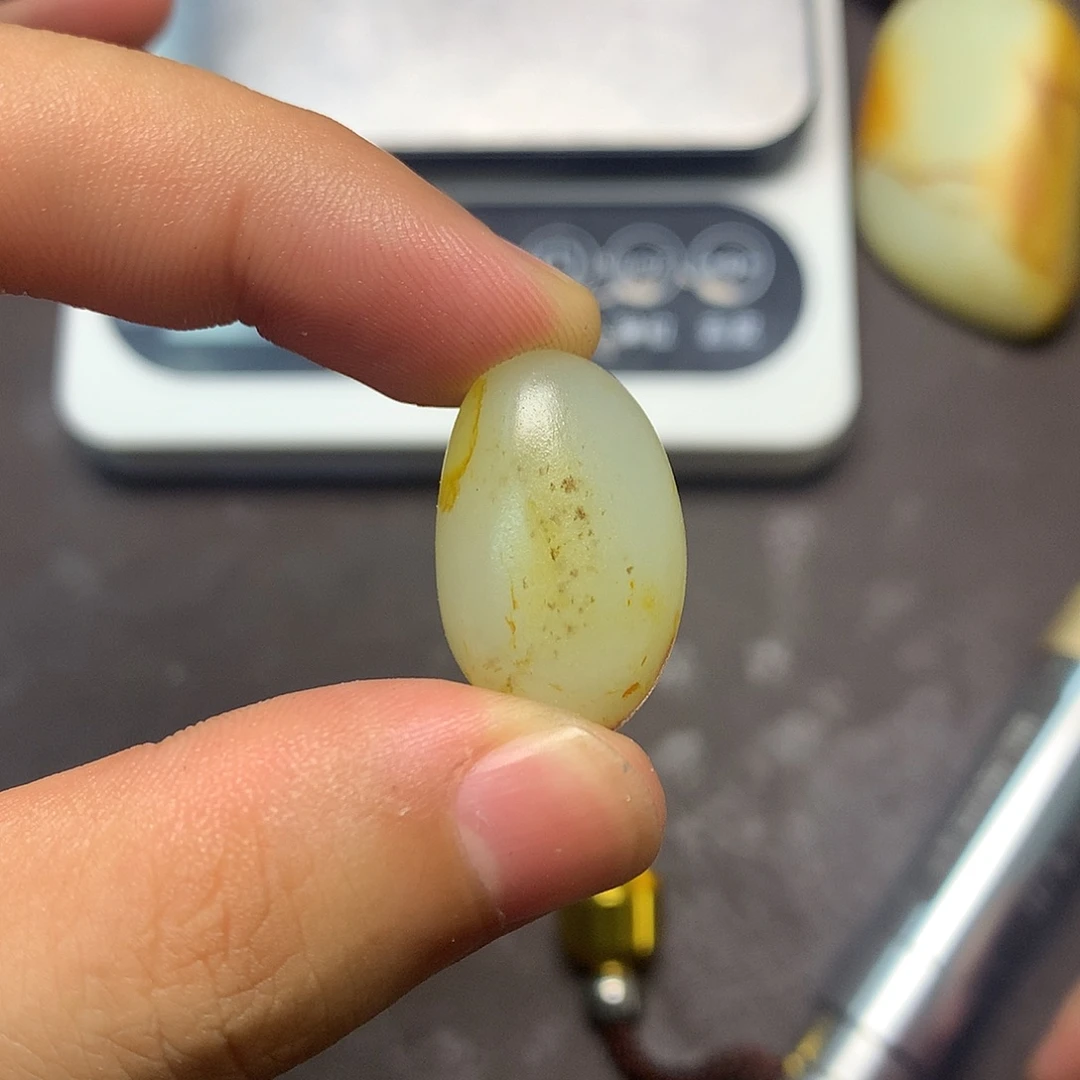 和田玉（糖玉）未镶嵌挂件