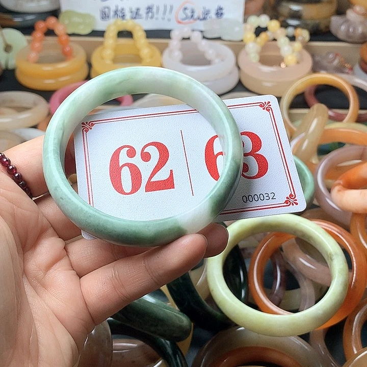 石英质玉（黄龙玉）未镶嵌手镯