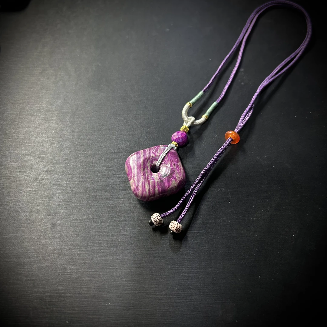 32001319尼地桃红方平安扣吊坠（多样性发其一）723