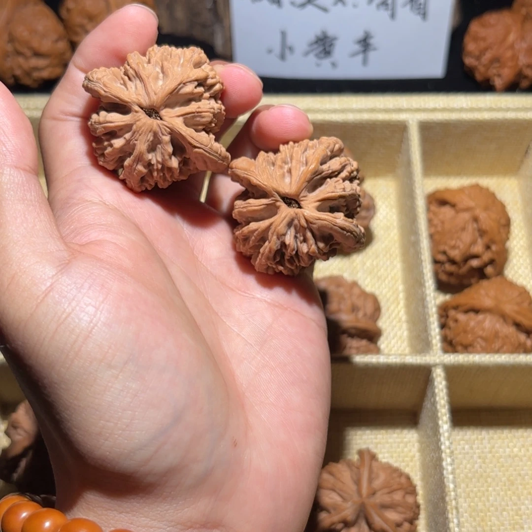 浪***店文玩核桃吊坠虎头2