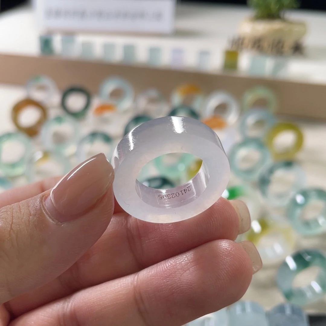 定制翡翠未镶嵌白冰