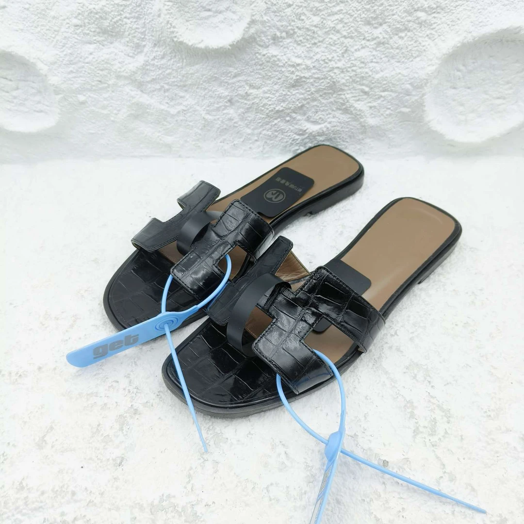 99新 Hermes/爱马仕 /鳄鱼纹双h黑色半拖/38码/舒适时尚