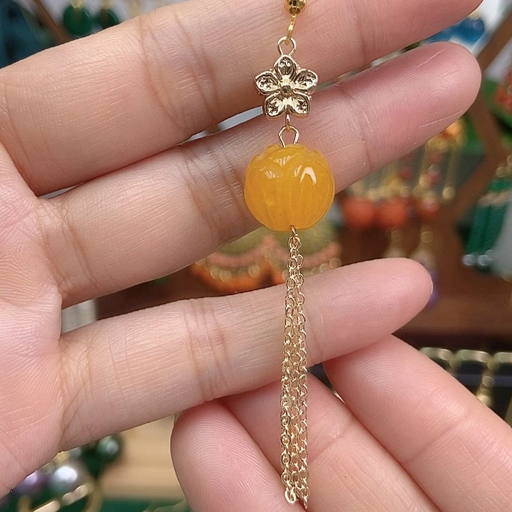 石英质玉合金耳饰