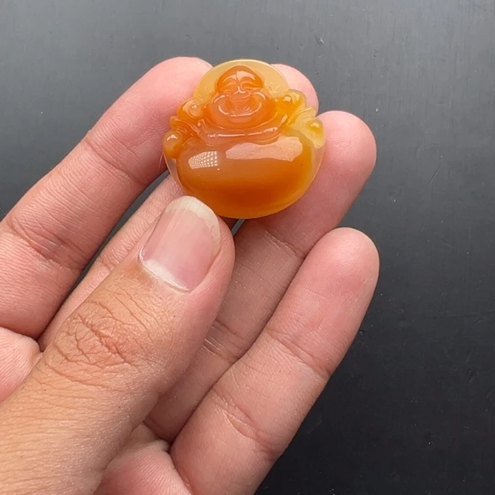 石英质玉（黄龙玉）未镶嵌颈饰