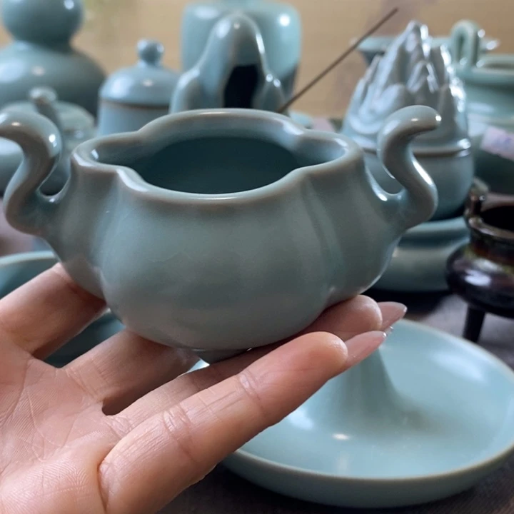 瓷片香炉一一一一一一一一一