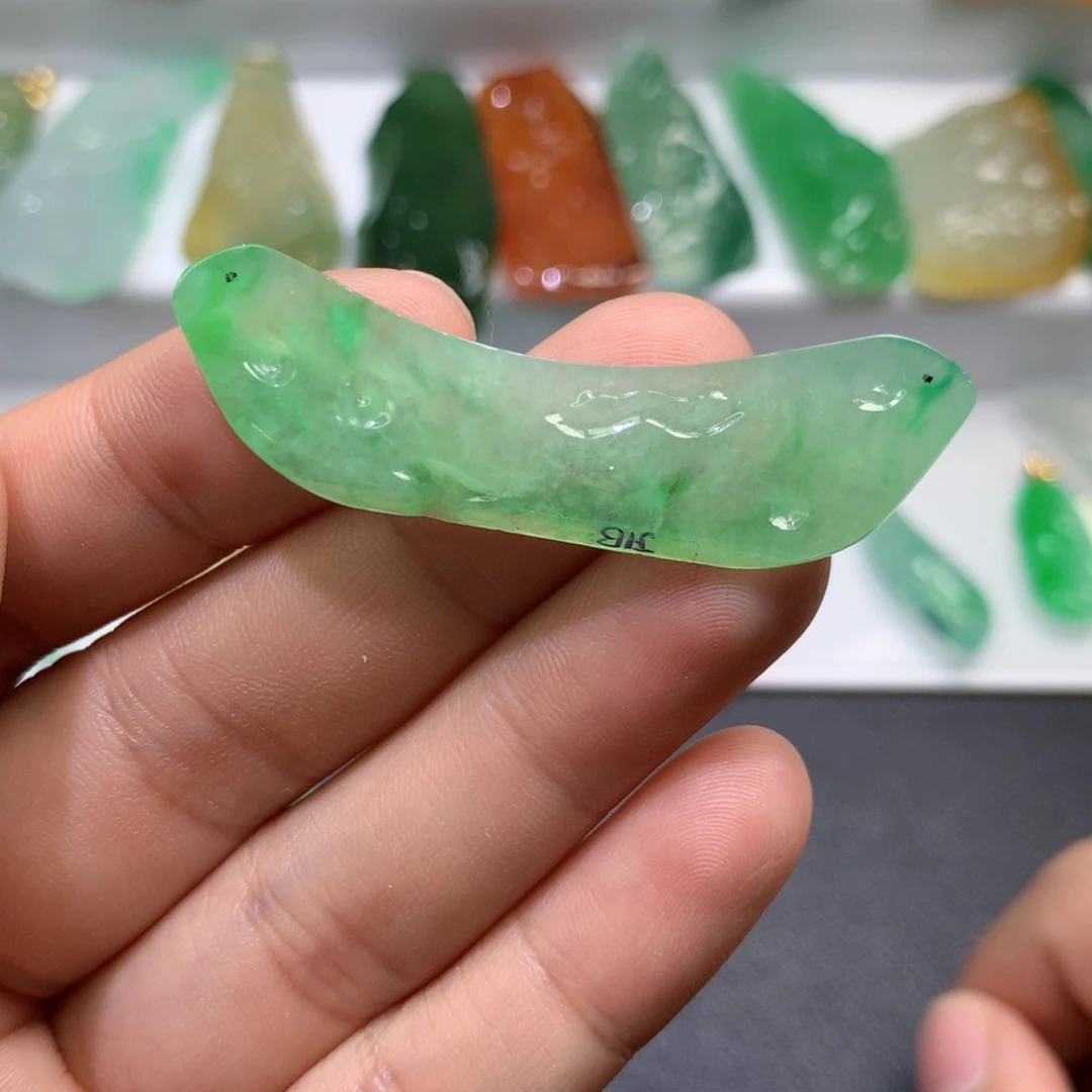 【闪购商品】颈饰未镶嵌翡翠盼*达