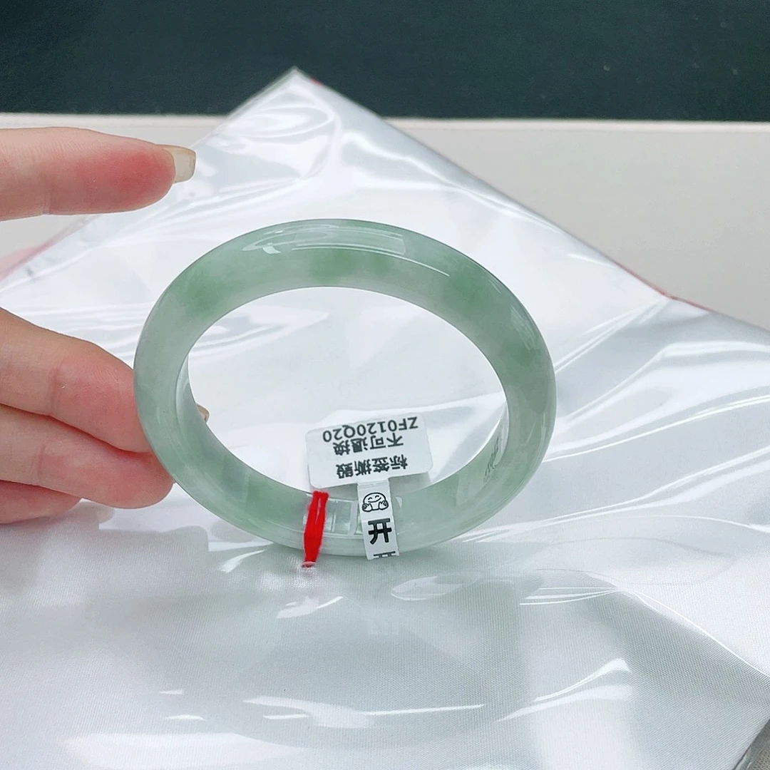 翡翠手镯未镶嵌正56.7