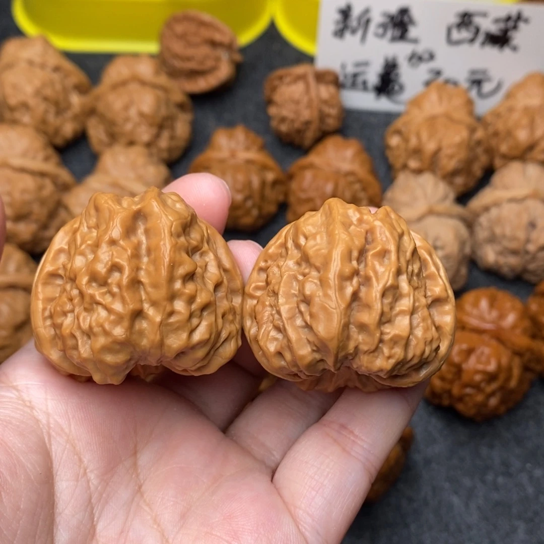 文玩核桃把件岩蛤蟆37