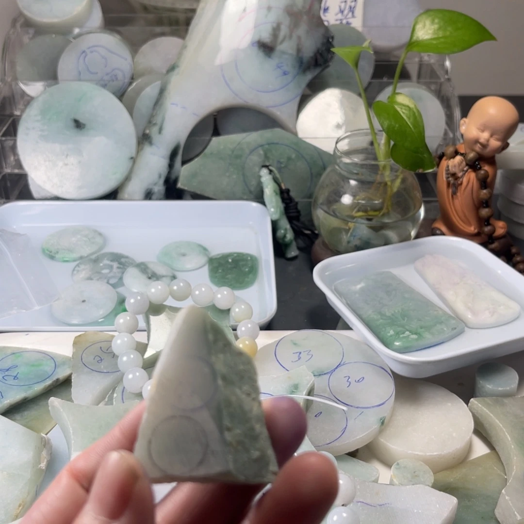 翡翠裸石翡翠毛料