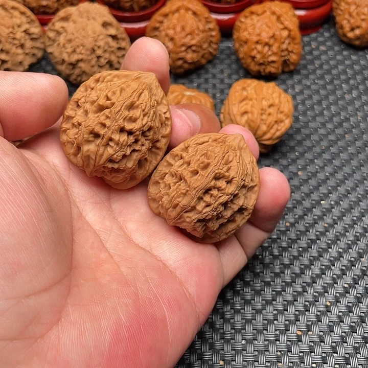 北***城把件文玩核桃水龙纹35尺